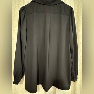 WHITE HOUSE BLACK MARKET Button Down Front Pockets  Blouse Medium.